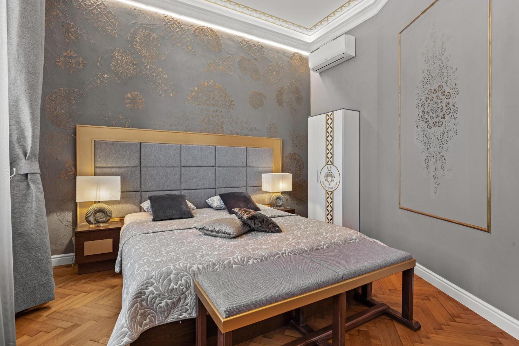 Villa Muenz Luxurious Residence Póla Kültér fotó